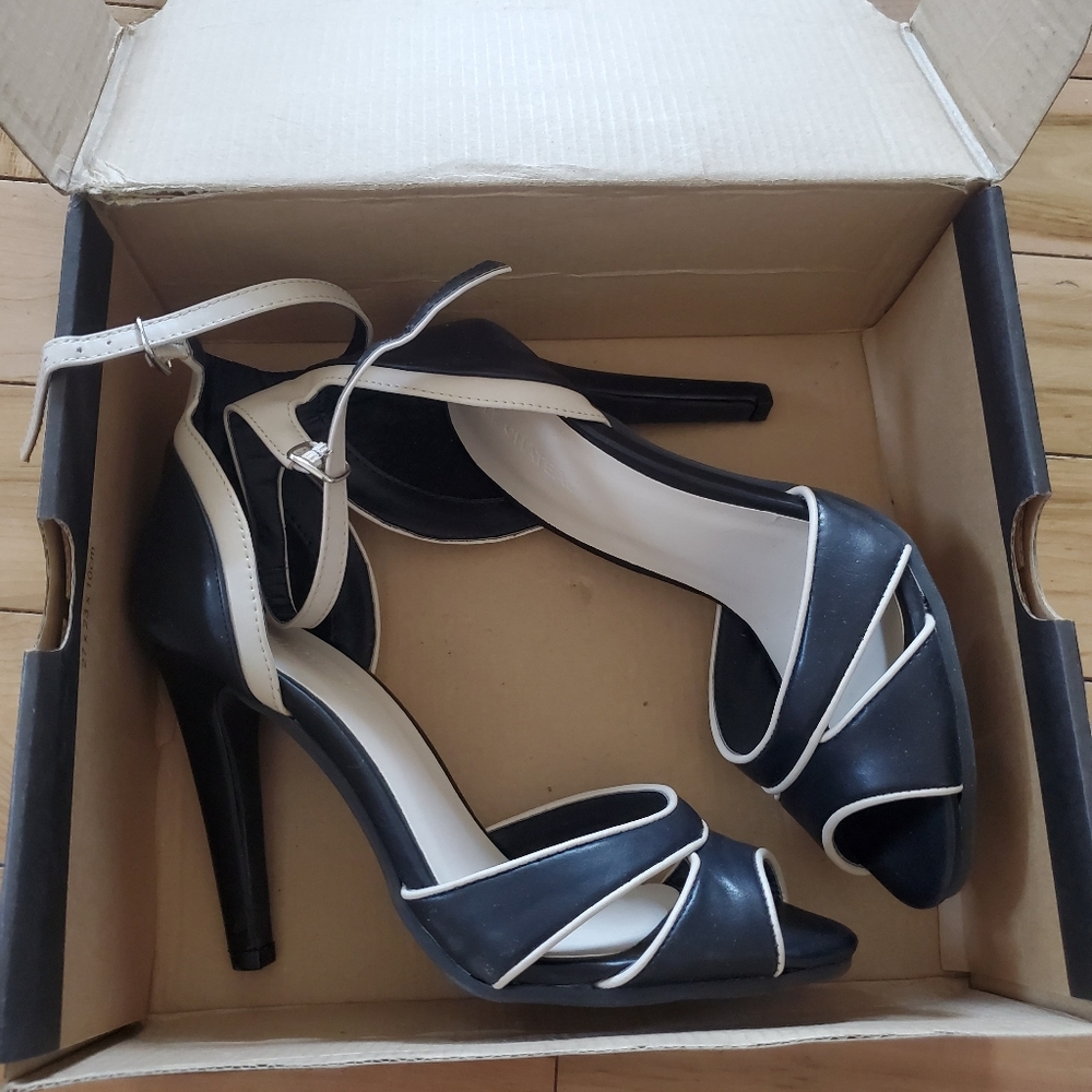 Le chateau heels